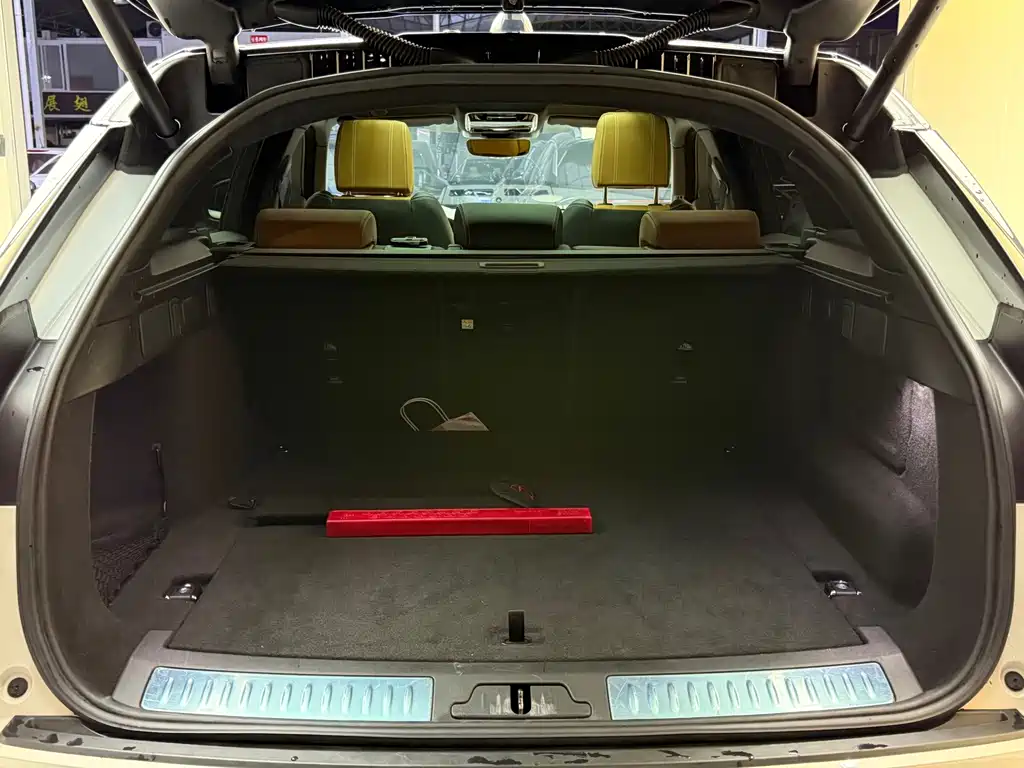 Land Rover Velar — миниатюра 19