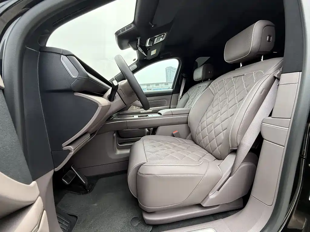 NIO ES8 2026 мест Executive