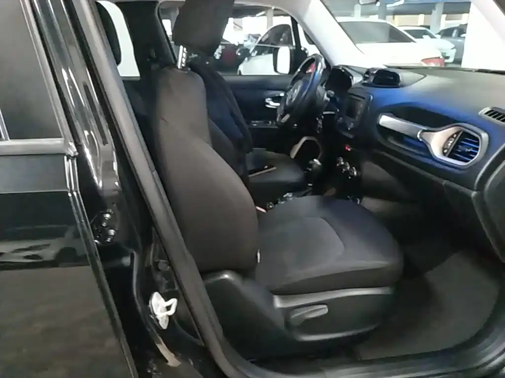 Jeep Renegade — миниатюра 25