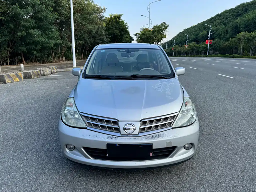Nissan Tiida — миниатюра 2