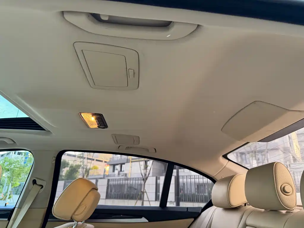 BMW 5 Series — миниатюра 22