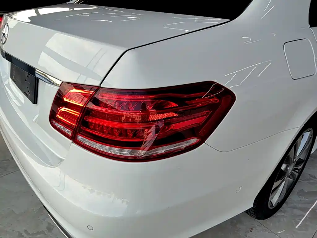 Mercedes-Benz E-Class — миниатюра 8