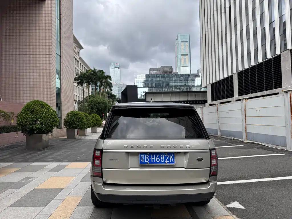 Land Rover Range Rover — миниатюра 6