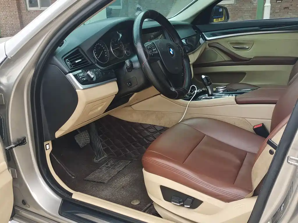 BMW 5 Series — миниатюра 5