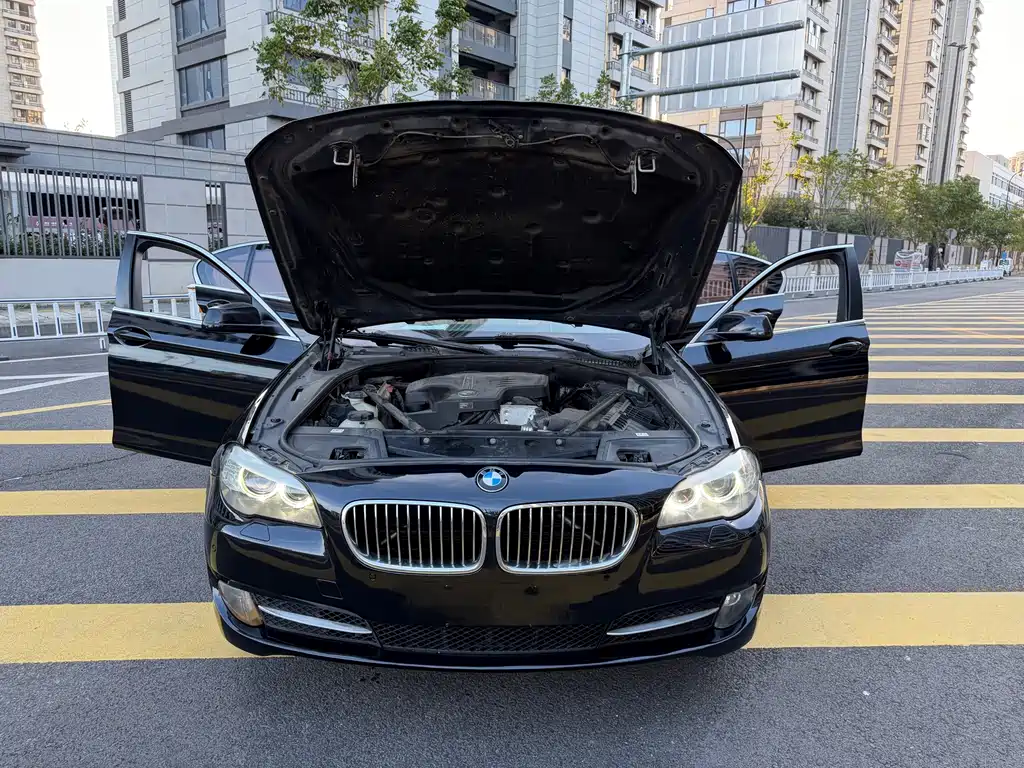 BMW 5 Series — миниатюра 15