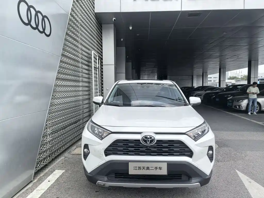 Toyota RAV4 2021 2.0L CVT PLUS