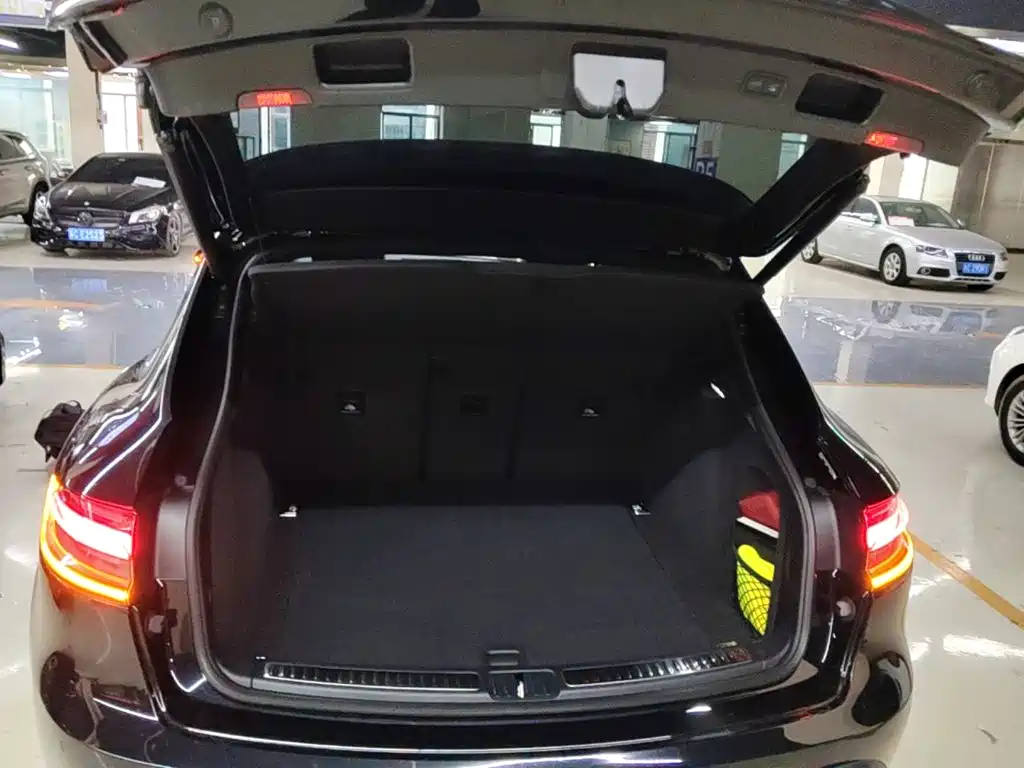 Porsche Macan — миниатюра 19