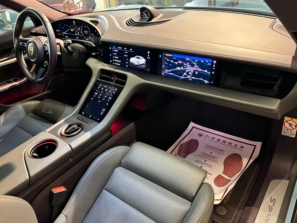 Porsche Taycan — миниатюра 23