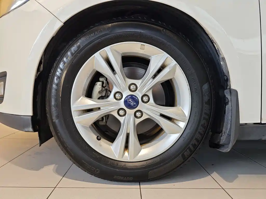 Ford Focus 2015 1.6L AT Comfort