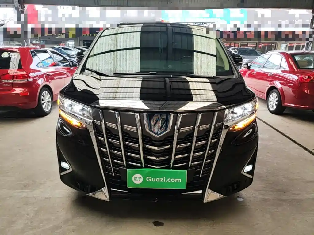 Toyota Alphard — миниатюра 3