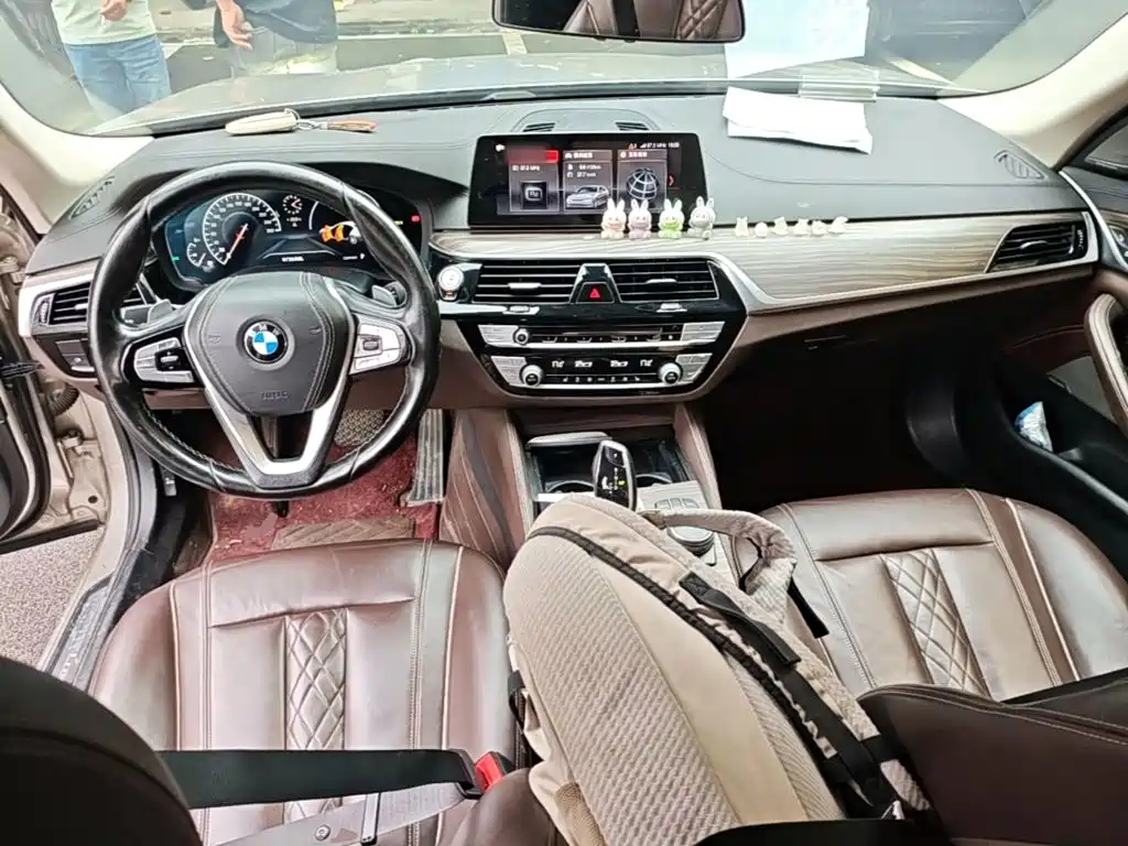BMW 5 Series — миниатюра 10