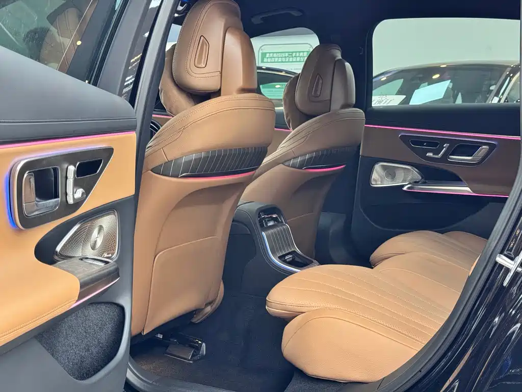 Mercedes-Benz E-Class — миниатюра 11