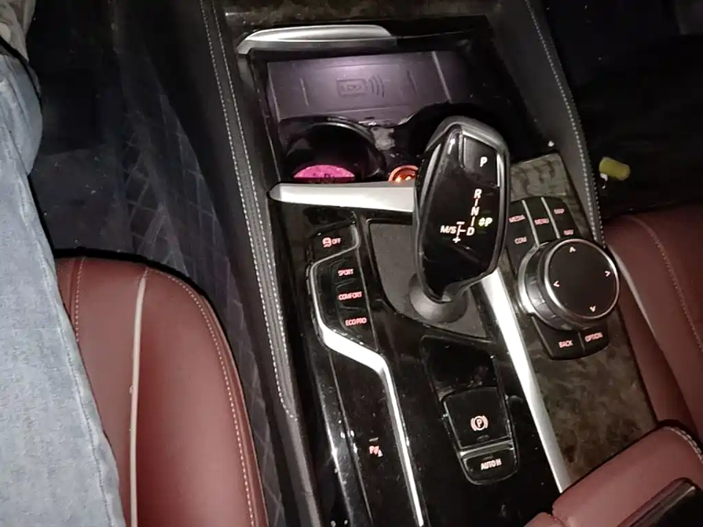 BMW 5 Series — миниатюра 14