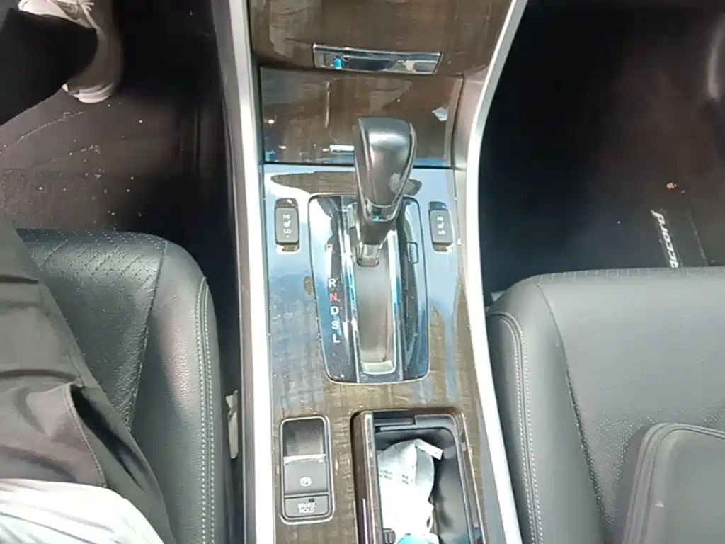 Honda Accord — миниатюра 19