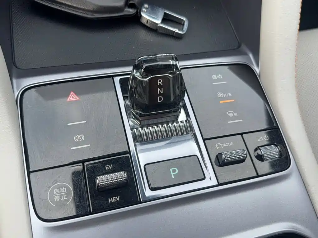 BYD PLUS New Energy — миниатюра 9