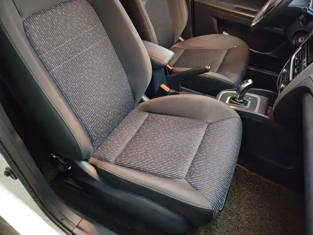 Bestune B30EV — миниатюра 25