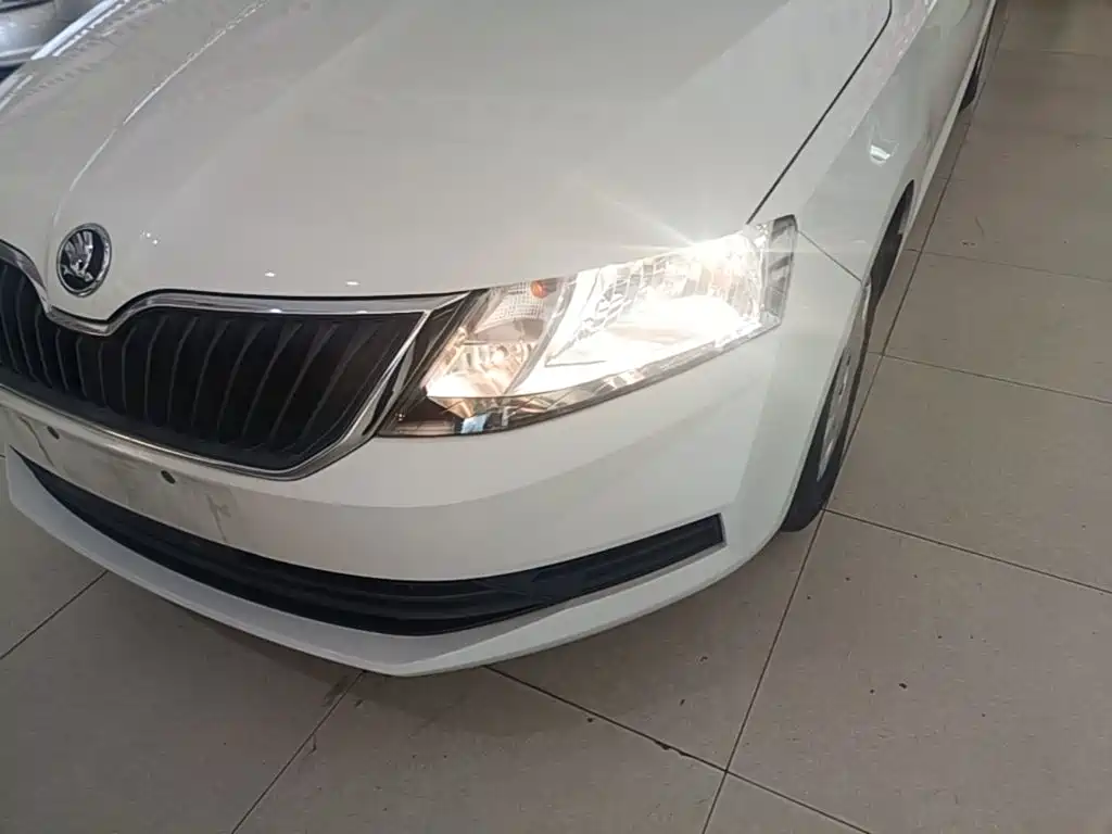 Skoda Rapid — миниатюра 24