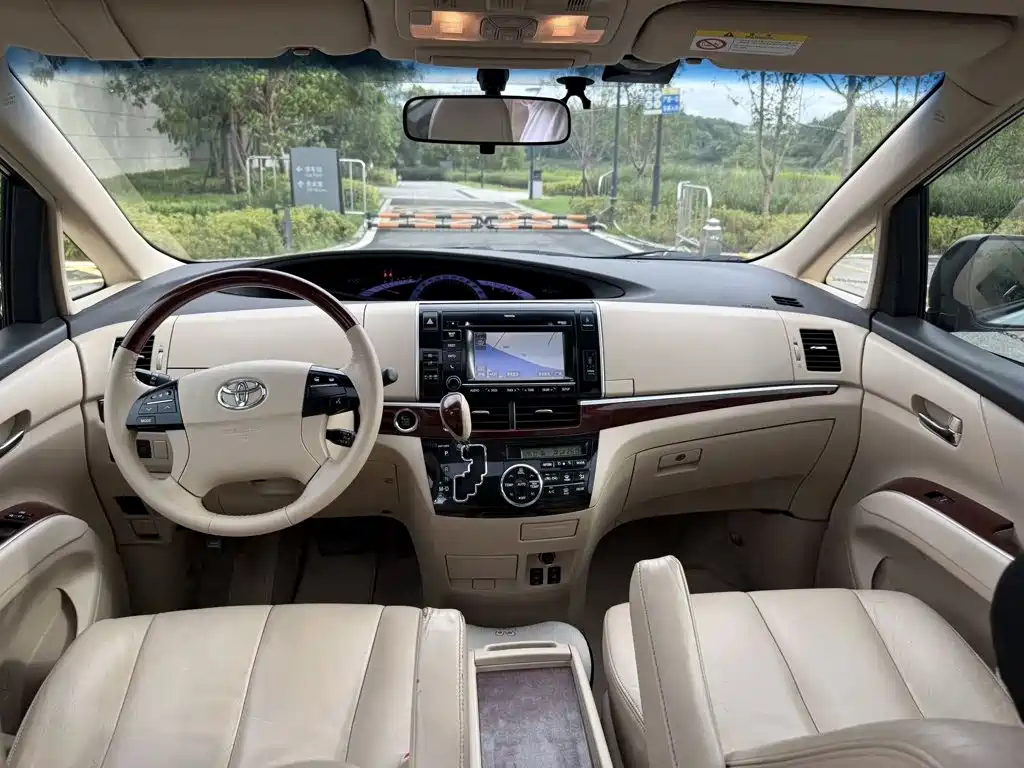 Toyota Previa — миниатюра 8