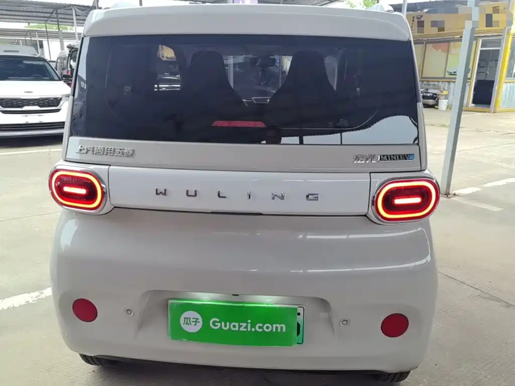 Wuling MINIEV — миниатюра 6