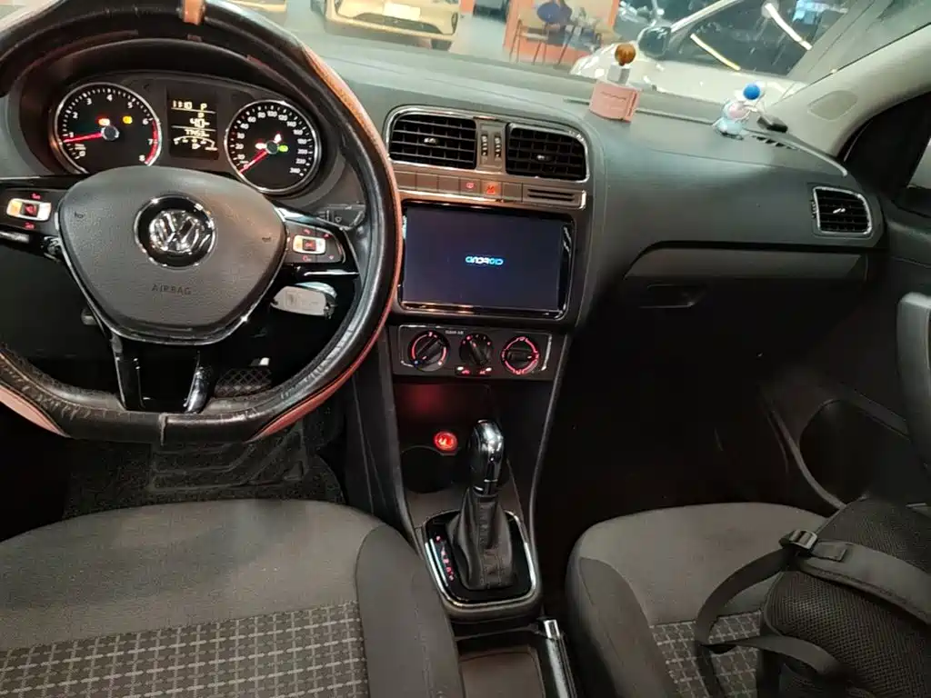 Volkswagen Polo — миниатюра 14