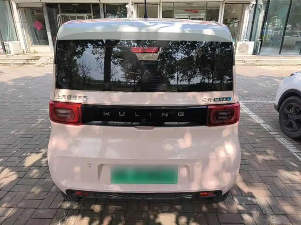 Wuling MINIEV — миниатюра 8