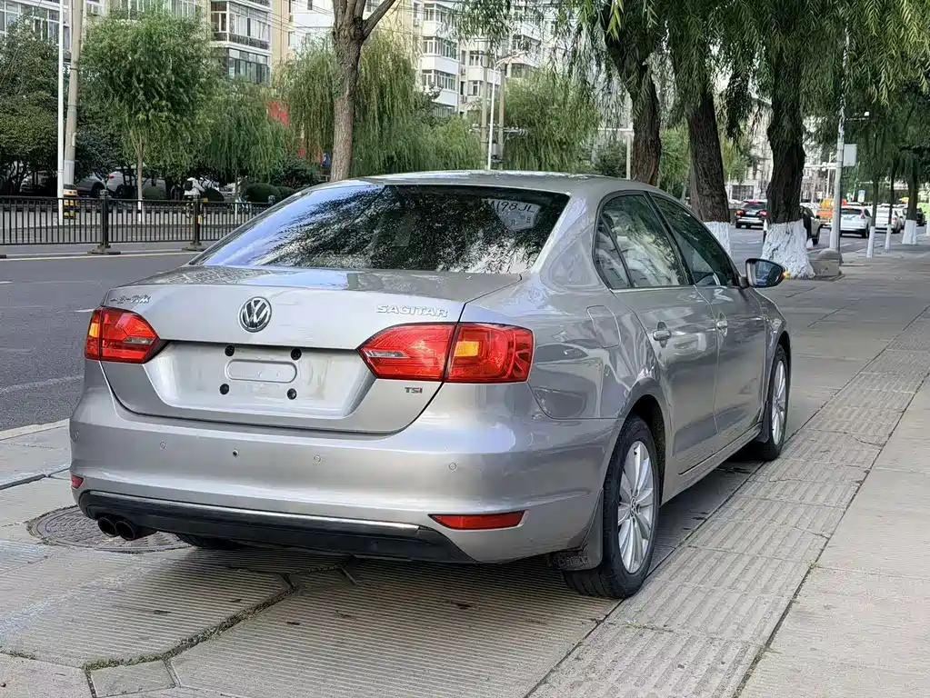 Volkswagen Sagitar — миниатюра 6