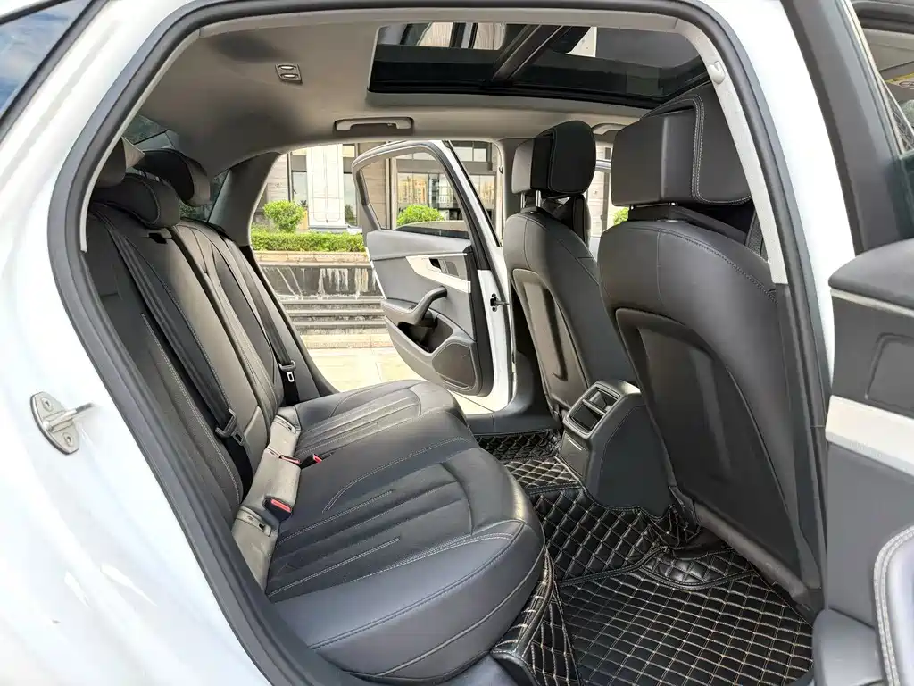 Audi A4L — миниатюра 5