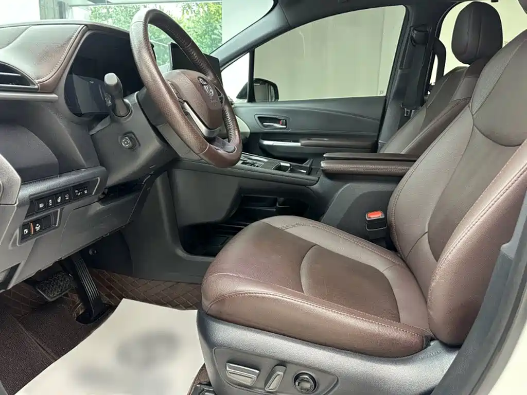 Toyota Granvia — миниатюра 22