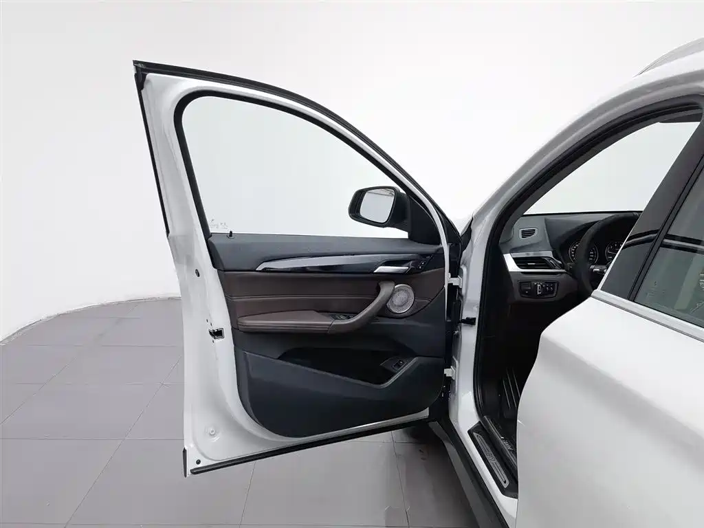 BMW X1 2021 sDrive25Li Lead