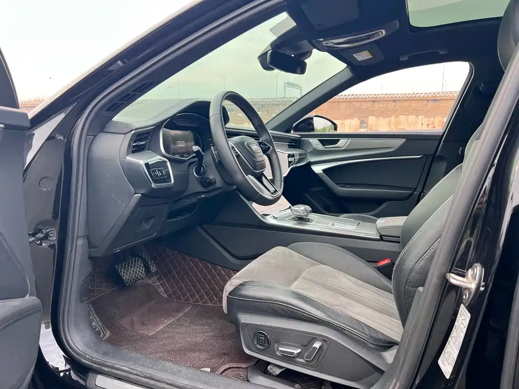 Audi A6L 2023 40 TFSI Luxury