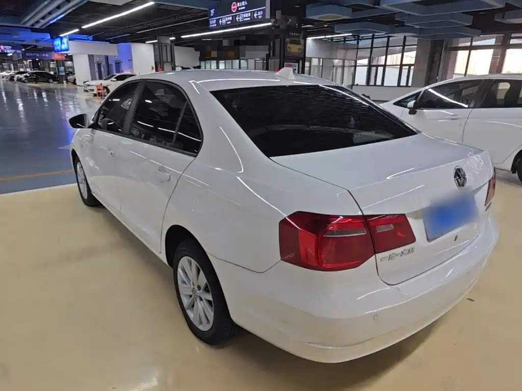 Volkswagen Jetta — миниатюра 5