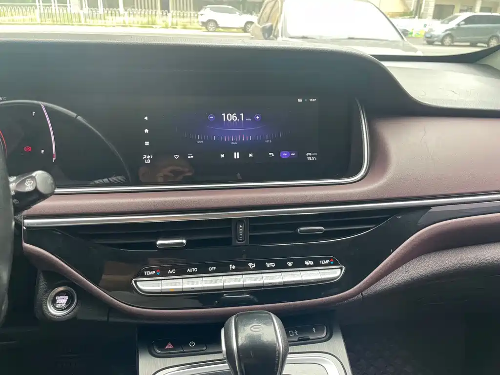 GAC M6 2021 270T DCT Luxury ( мест)