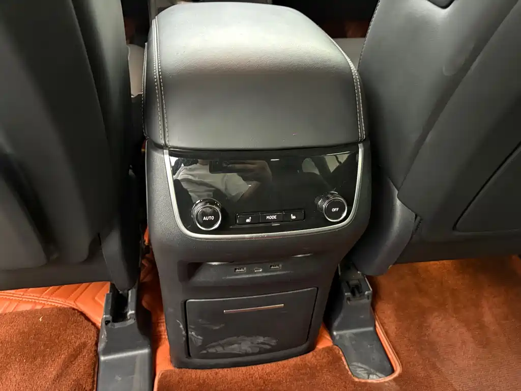 Li Auto Li ONE — миниатюра 11