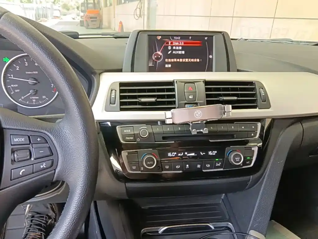 BMW 3 Series — миниатюра 13