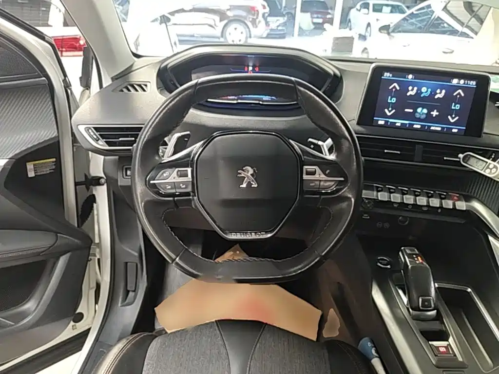 Peugeot 4008 — миниатюра 11