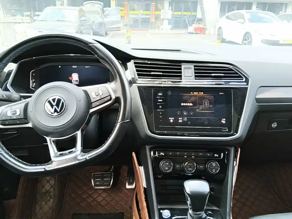 Volkswagen Tiguan L — миниатюра 14