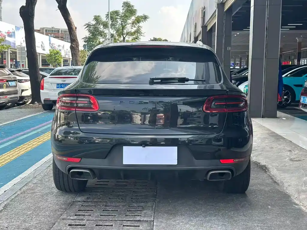Porsche Macan — миниатюра 13