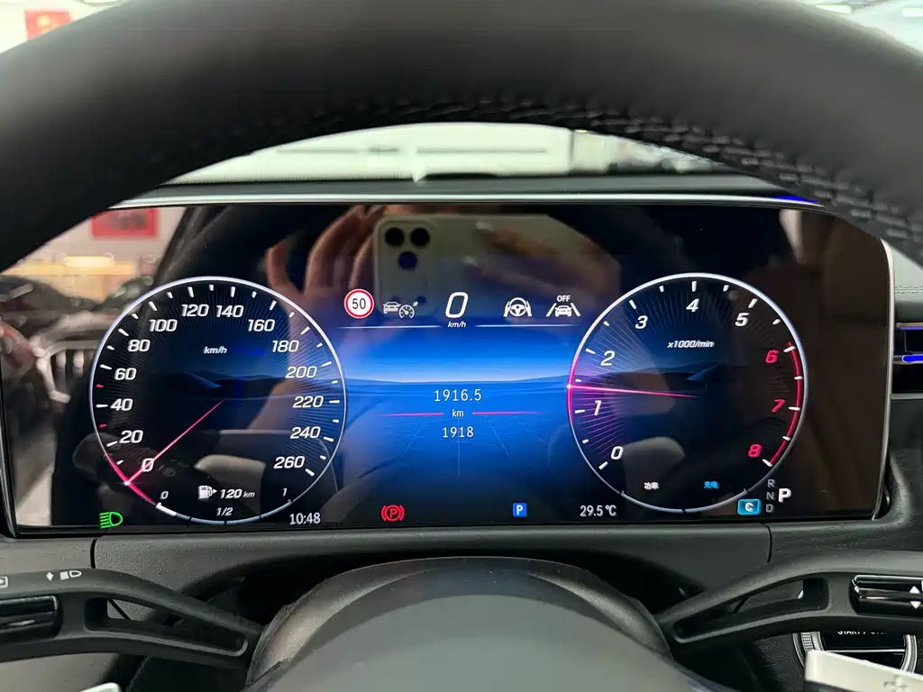 Mercedes-Benz E-Class — миниатюра 8