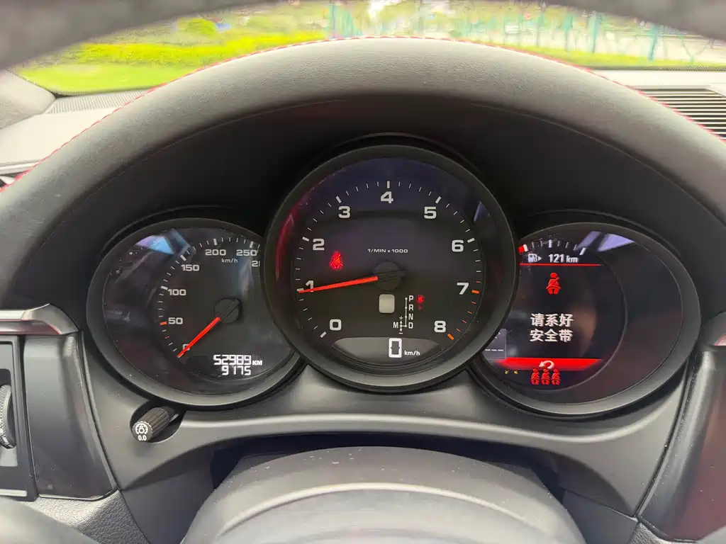 Porsche Macan — миниатюра 13