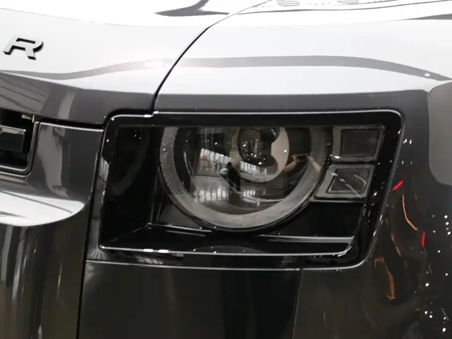 Land Rover Defender — миниатюра 25