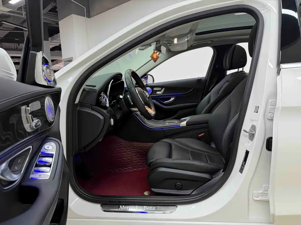 Mercedes-Benz C-Class — миниатюра 11