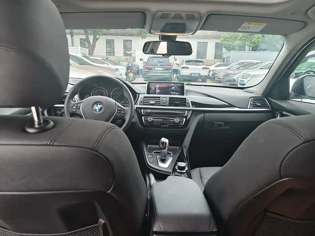 BMW 3 Series — миниатюра 6