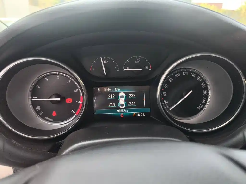 Buick Verano — миниатюра 12