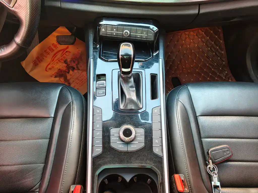 WEI PAI WEI BRAND VV7