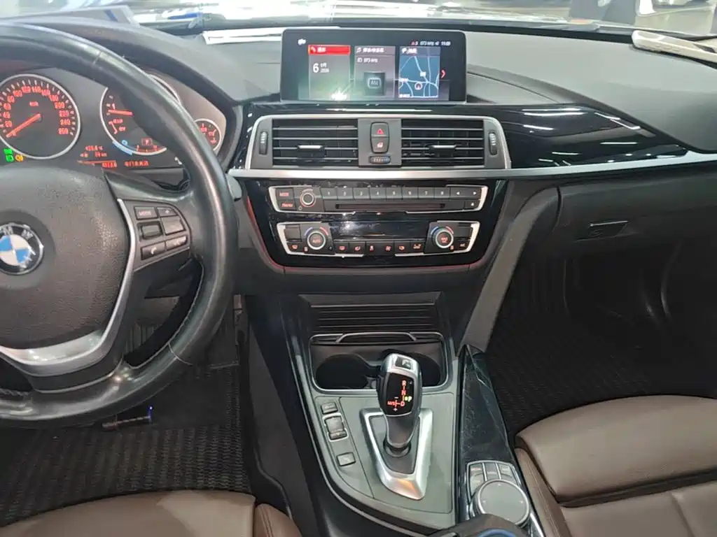 BMW 3 Series — миниатюра 13