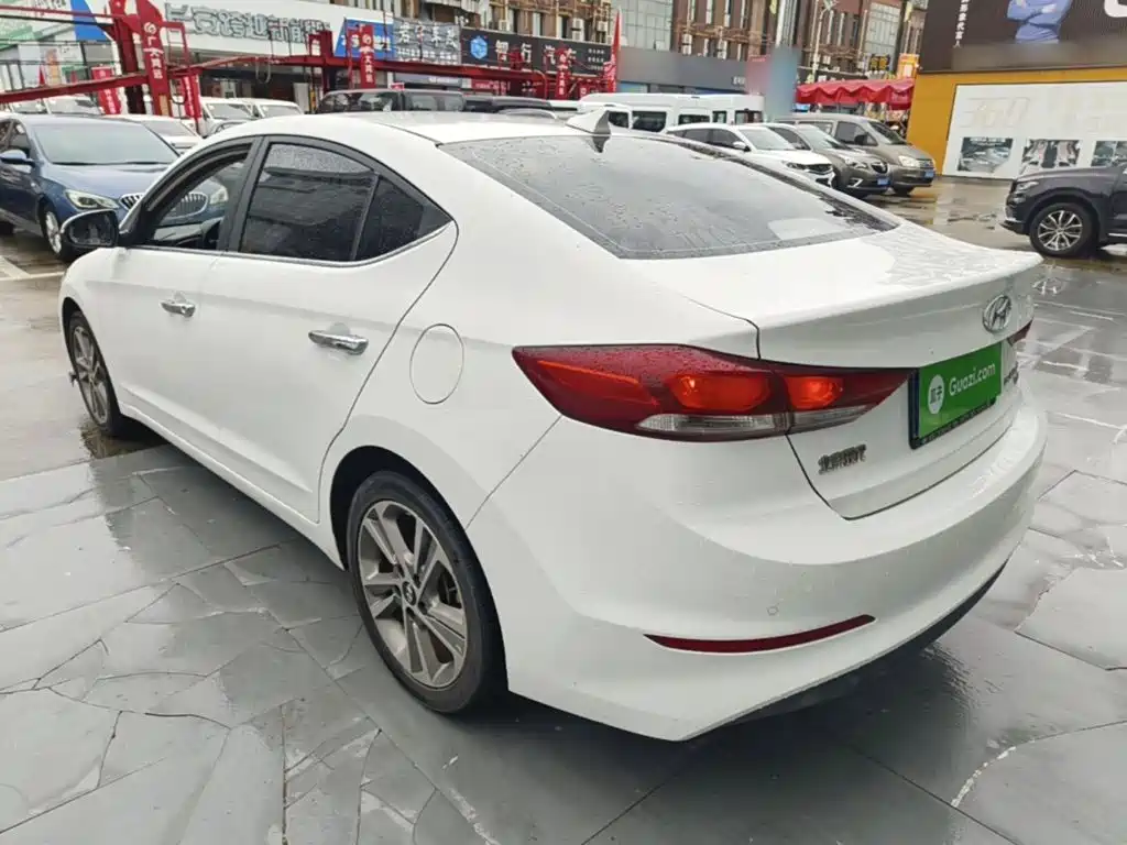 Hyundai Elantra — миниатюра 5