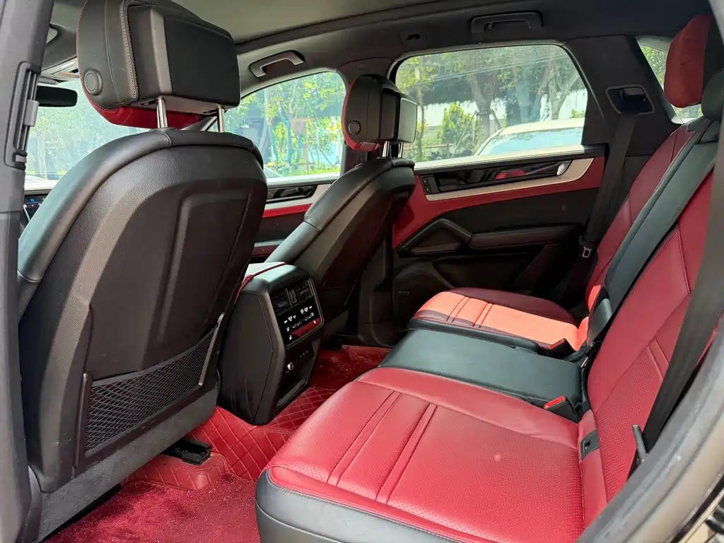 Porsche Cayenne — миниатюра 5
