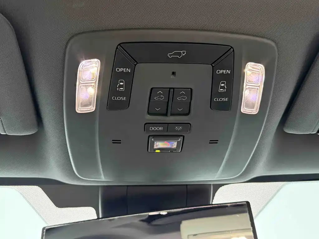 Toyota Sienna — миниатюра 23