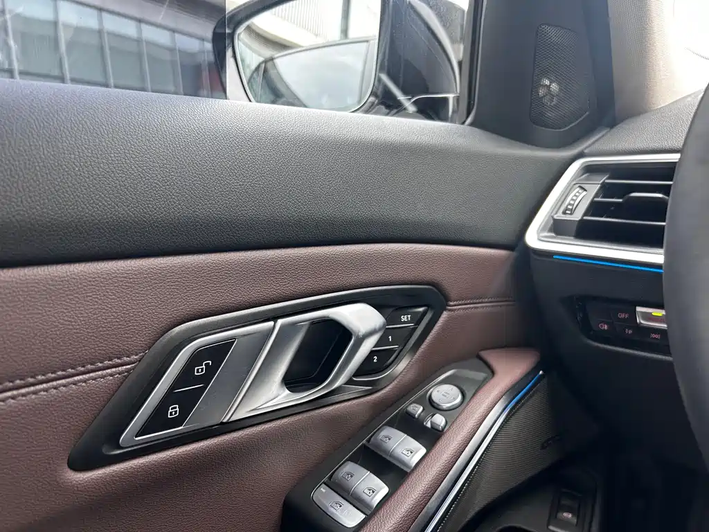 BMW 3 Series — миниатюра 14