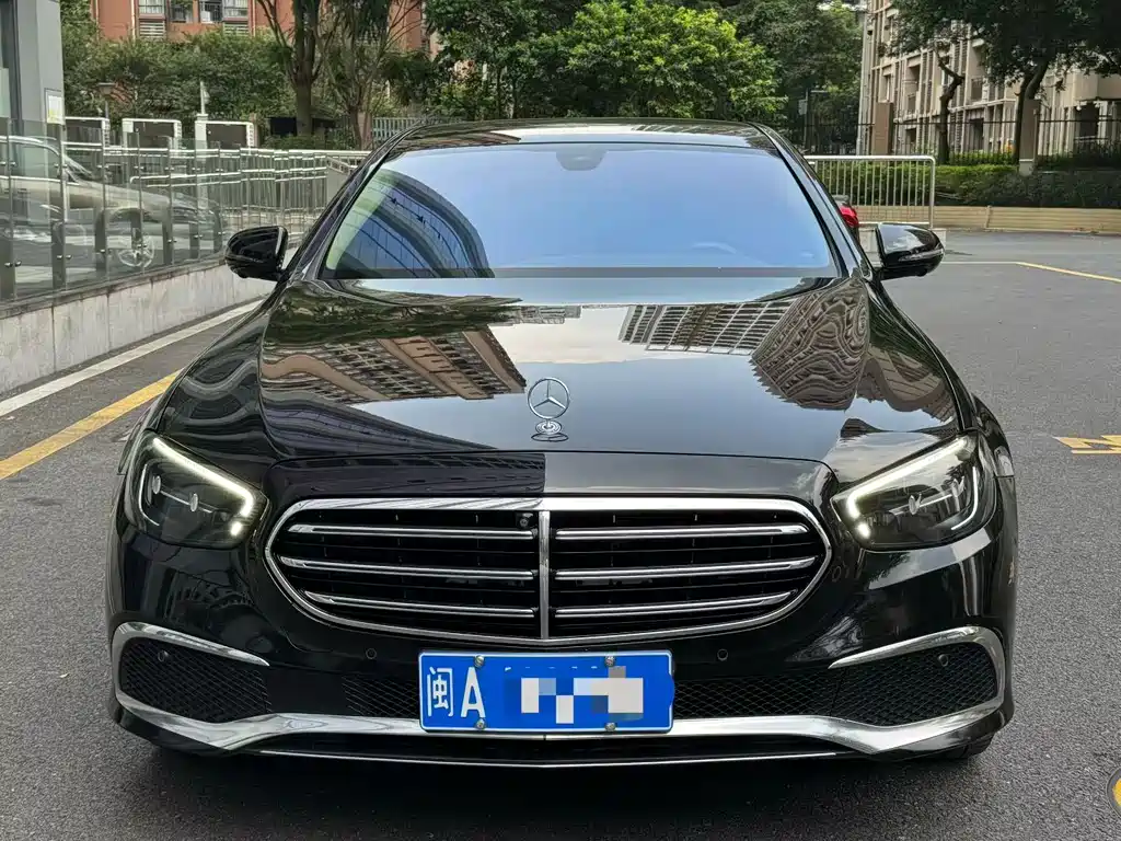 Mercedes-Benz E-Class — миниатюра 7